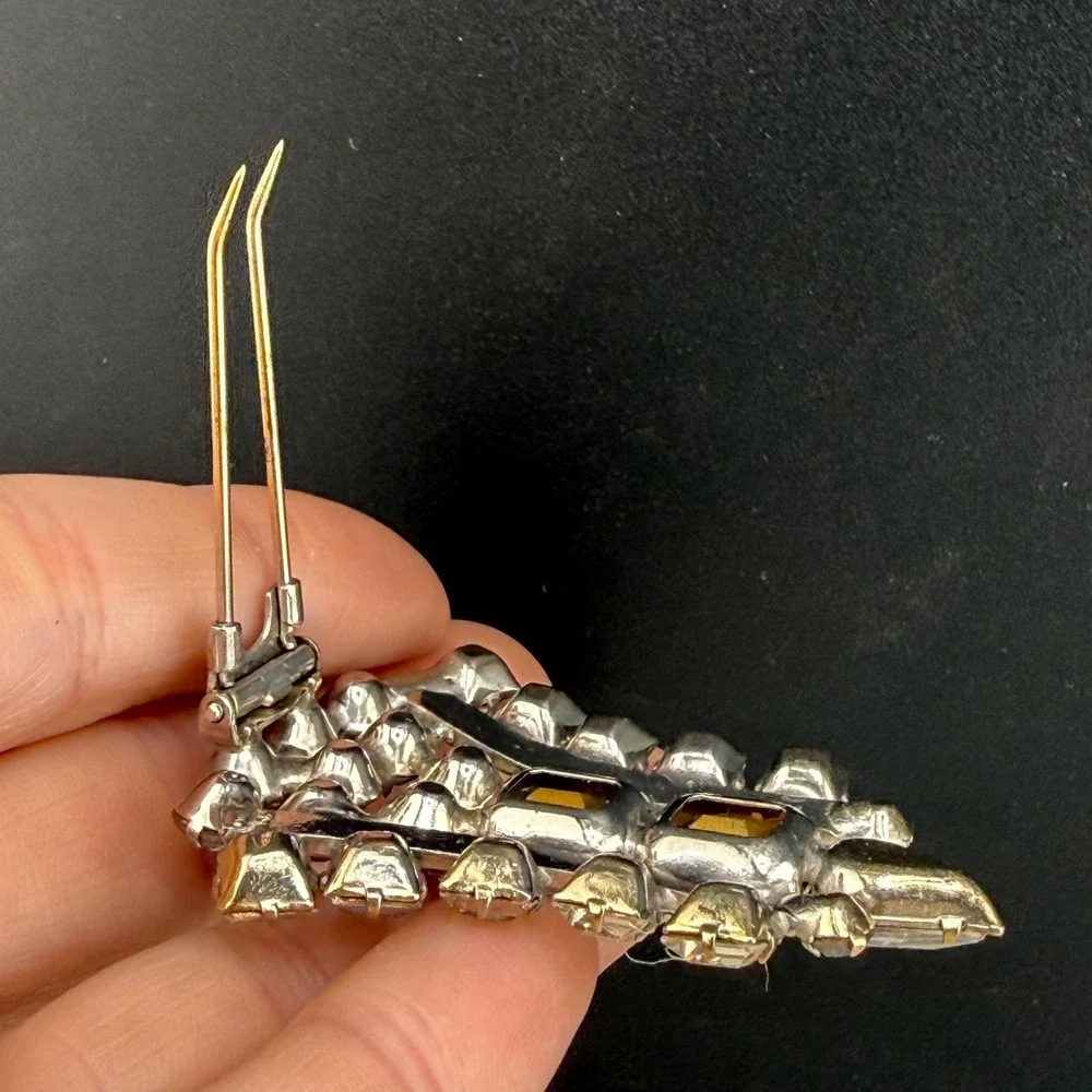 Vintage Rhinestone Fur Clip Silver Tone Multi Cut Clear Crystal Geometric